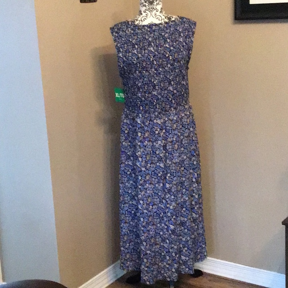 Nautica pull over no sleeve midi length dress,elastic body, new with tags